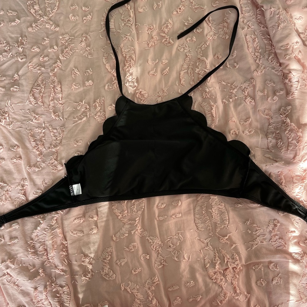 High-Neck Scalloped Black Women's Swim Set - Picture 3 of 7